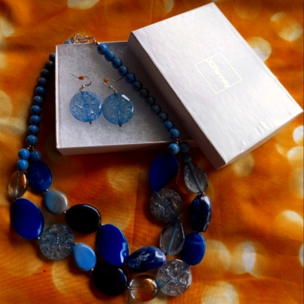 💙💦 Beautiful double-strand J.C.Penney's necklace & earrings set. 💦💙